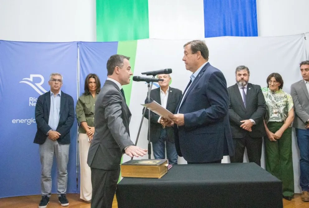 Asumió el nuevo ministro de Weretilneck: “Tenemos que estar todos comprometidos con modernizar el&nbsp;Estado”