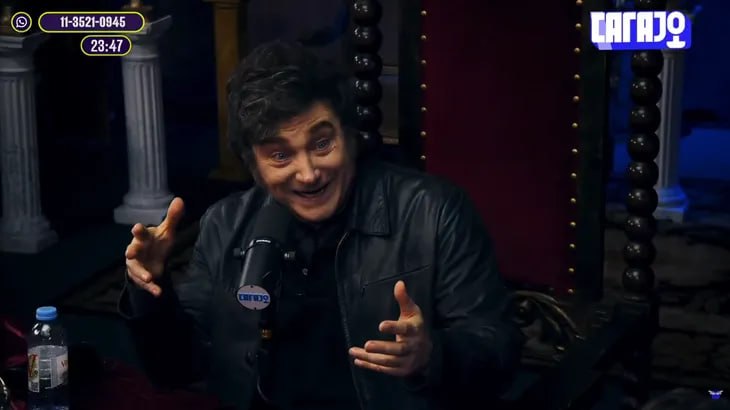 Está con tiempo libre: Milei se pasó 6 horas en un programa y dijo que va a hacer teatro con «rubias&nbsp;voluptuosas»